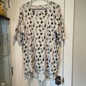 LuLaRoe - Irma Top